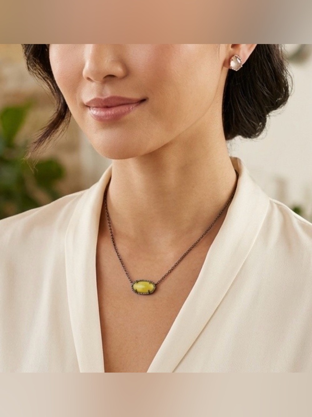 Kendra Scott Necklace and Free Kendra Scott Tessa Earrings